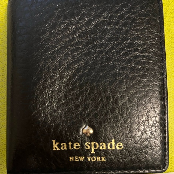 Small Kate Spade Wallet - Picture 1 of 3